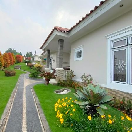 Villa Kandara Hanjawar Puncak Sindanglaya Exterior photo